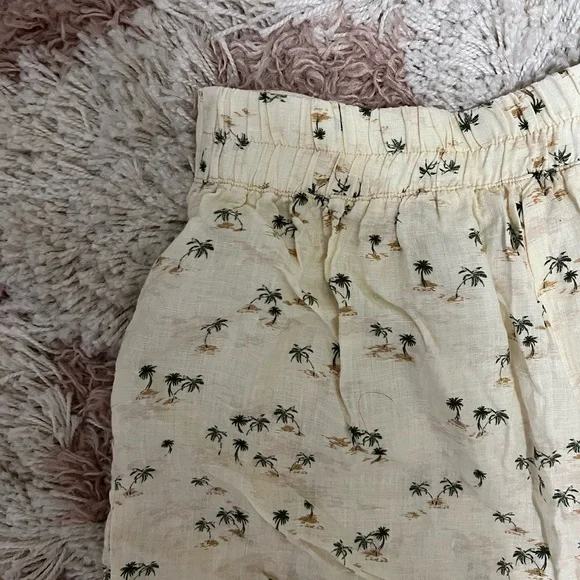 Whimsy + Row Valentina Cream Floral Shorts 🌴 - Picture 10 of 10